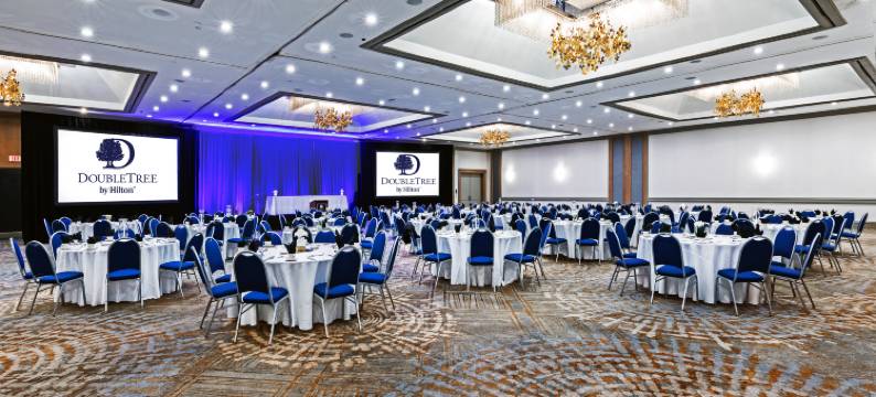 塔尔萨沃伦广场逸林酒店(DoubleTree by Hilton Tulsa - Warren Place)图片