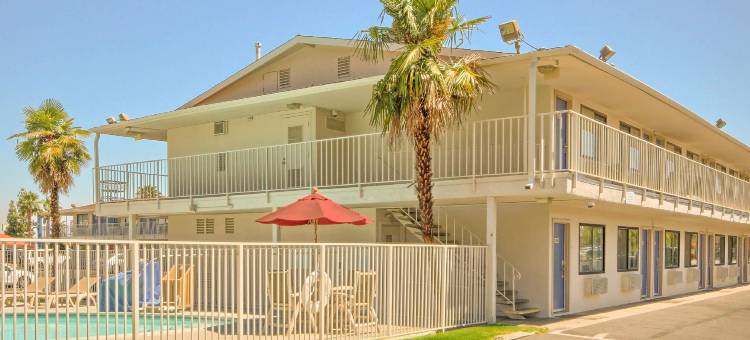 弗雷斯诺6号汽车旅馆- 黑石北(Motel 6 Fresno, CA - Blackstone North)图片