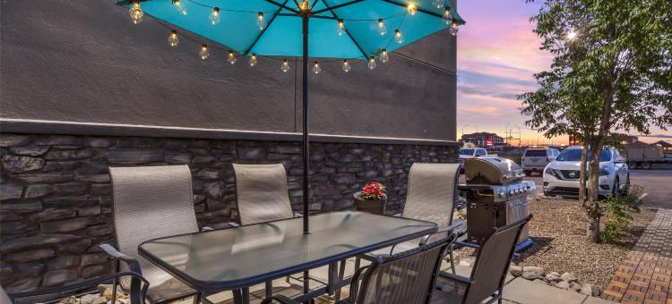 温赖特贝斯特韦斯特套房酒店(Best Western Wainwright Inn  Suites)图片