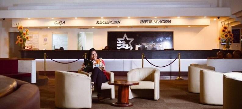 克里斯蒂娜套房酒店(Hotel Cristina Suites)图片