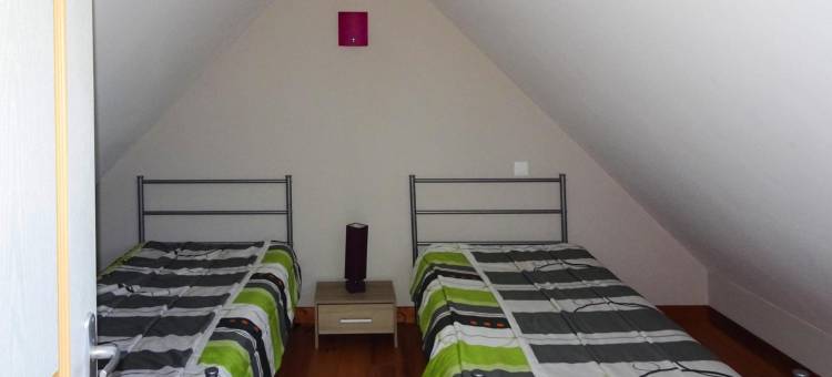 Holiday Home in Guerlesquin near Lake图片