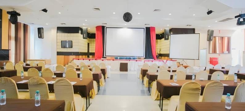 奥瓦尔酒店(Hotel Oval)图片