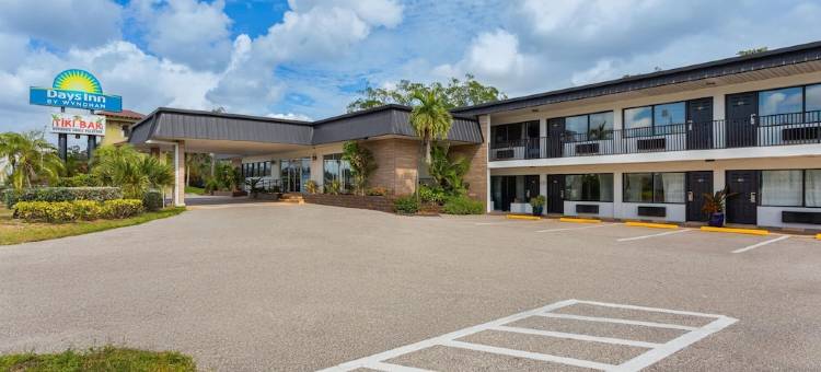 迈尔斯堡斯普林斯戴斯度假酒店(Days Inn by Wyndham Fort Myers Springs Resort)图片