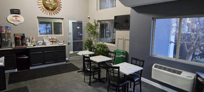 贝尔维尔圣路易斯地区速8酒店(Super 8 by Wyndham Belleville IL/St. Louis Area)图片