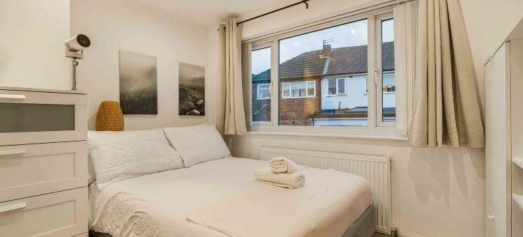 Cozy 3-Bedroom Home in Droylsden图片