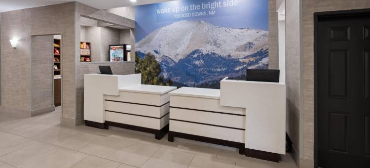 鲁伊多索唐斯拉昆塔温德姆套房酒店(La Quinta Inn & Suites by Wyndham Ruidoso Downs)图片