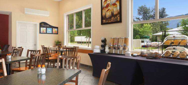 雷夫尔斯托克北风酒店(Northwinds Hotel Revelstoke)图片
