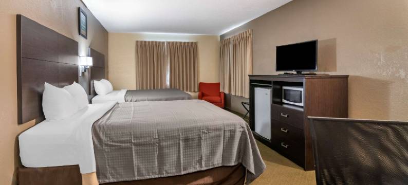 乔治湖奥特莱斯罗德威酒店(Rodeway Inn Lake George Outlets)图片