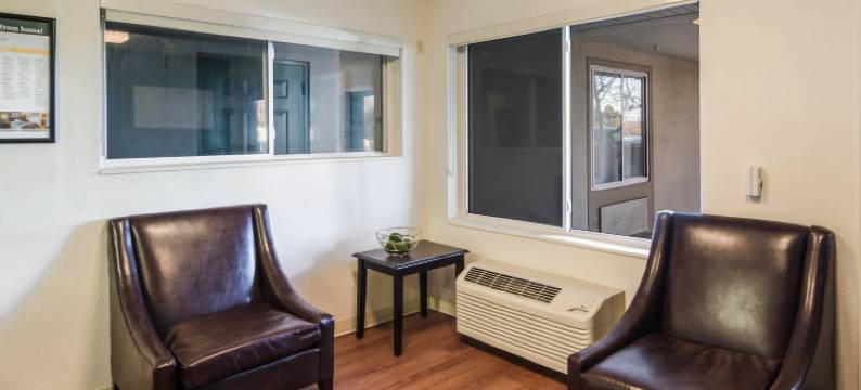 丹佛桑顿霍姆汤公寓(HomeTowne Studios Denver - Thornton)图片