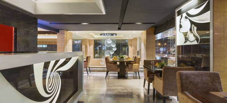 班加罗尔多姆尔温德姆华美达安可酒店(Ramada Encore by Wyndham Bangalore Domlur)图片