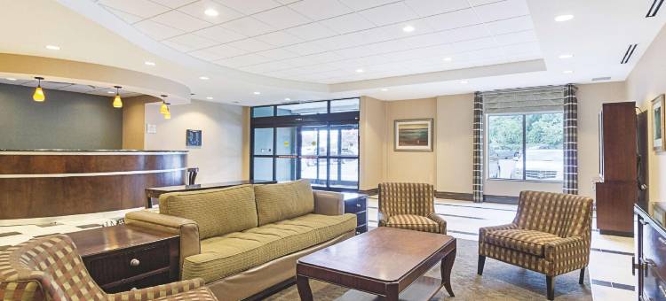 贝艾尔I-95出口77A拉昆塔温德姆套房酒店(La Quinta Inn & Suites by Wyndham Bel Air/I-95 Exit 77A)图片