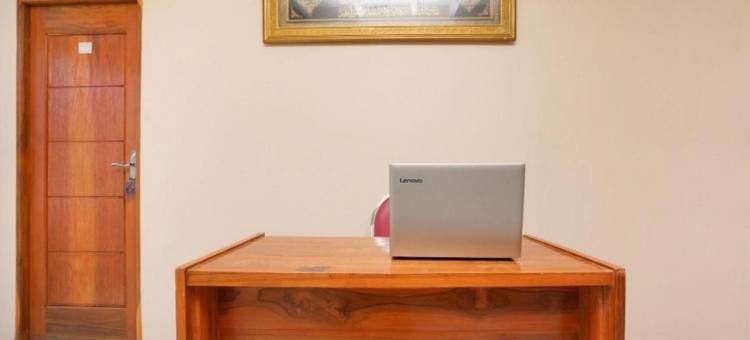 红多兹伊斯兰酒店-近苏拉马杜(RedDoorz Syariah Near Suramadu)图片