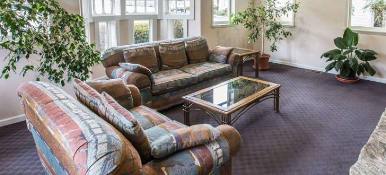 罗德威河滨套房酒店(Rodeway Inn and Suites on the River)图片