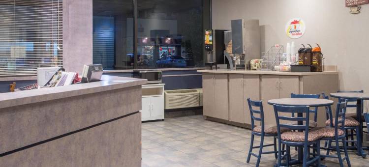 利物浦-锡拉丘兹北机场速8酒店(Super 8 by Wyndham Liverpool/Syracuse North Airport)图片