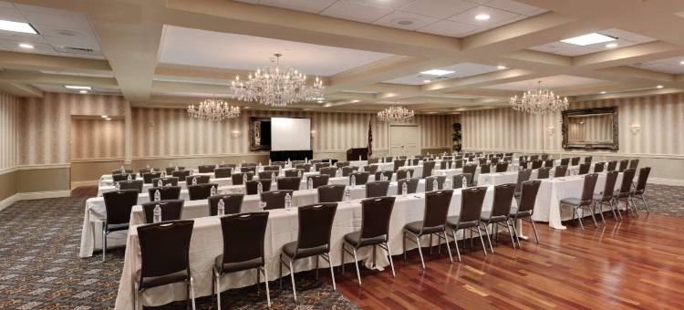 希尔顿逸林酒店-伊顿敦蒂顿瀑布(DoubleTree by Hilton Hotel Tinton Falls - Eatontown)图片