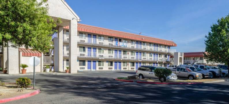 弗雷斯诺约瑟米特哈维6号汽车旅馆(Motel 6 Fresno, CA - Yosemite Hwy)图片