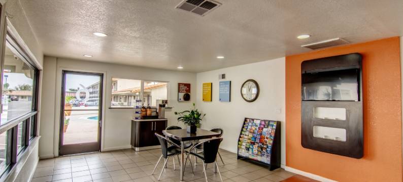 加利福尼亚曼特卡 6 号汽车旅馆(Motel 6 Manteca, CA)图片