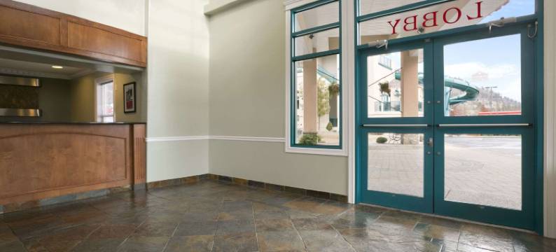 华美达梅里特酒店(Ramada Limited Merritt)图片