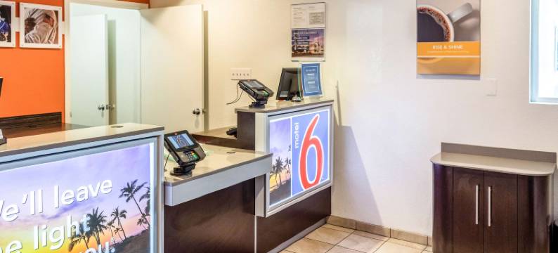 贝克斯菲尔德东6号汽车旅馆(Motel 6 Bakersfield, CA - East)图片