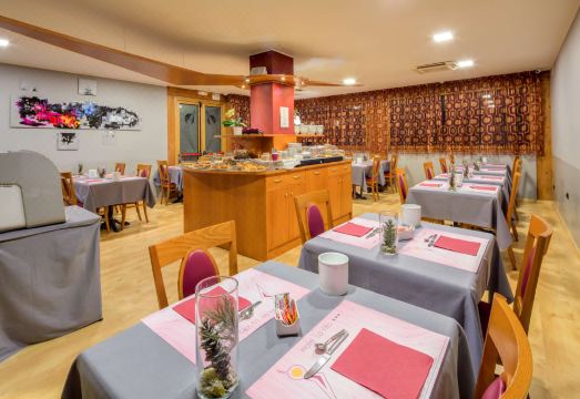 La Villa, Sure Hotel Collection by Best WesternHotel Overview