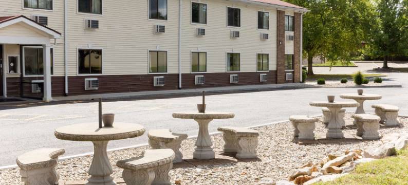 拉德克利夫诺克斯堡地区温德姆速8酒店(Super 8 by Wyndham Radcliff Ft. Knox Area)图片