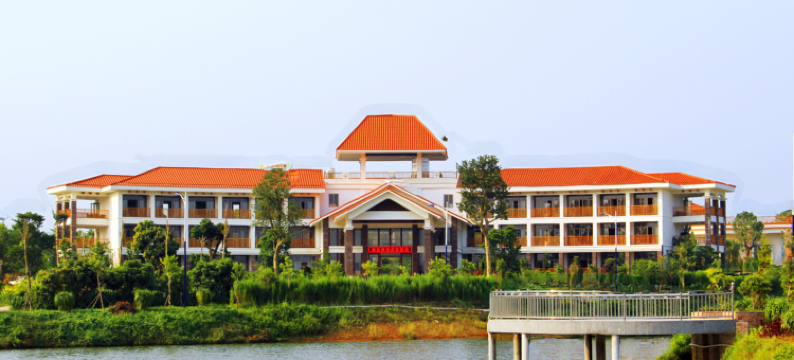 化州燕岭绿湖湾酒店图片