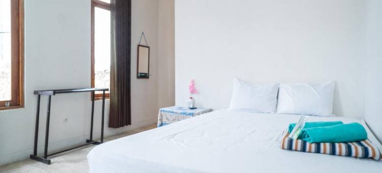 玛琍奥波罗瑞吉基清真家庭旅馆-RedDoorz旗下(Spot on 91911 Rejeki Homestay Syariah Malioboro)图片