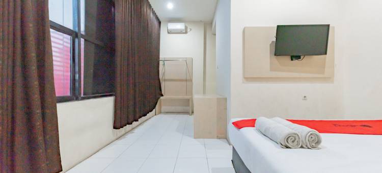 红门酒店-近帕萨尔塔拉蓬斯灵班加马辛(RedDoorz near Pasar Tarapung Siring Banjarmasin)图片