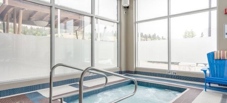 基洛纳机场福朋喜来登酒店(Four Points by Sheraton Kelowna Airport)图片