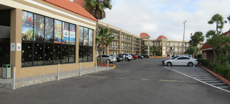 基西米湖畔凯艺套房酒店(Quality Inn & Suites Kissimmee by the Lake)图片