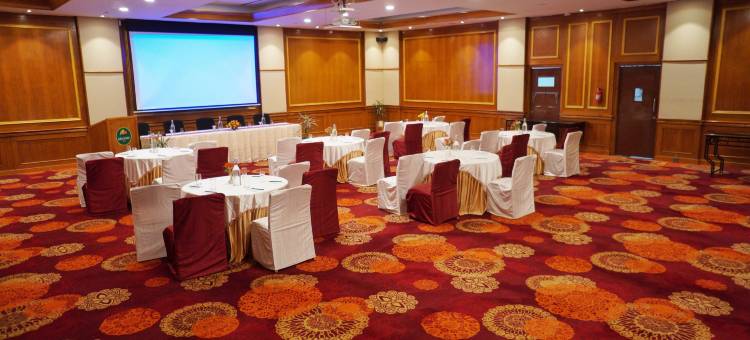 乌塔卡蒙德翡翠公园酒店(Gem Park Ooty)图片