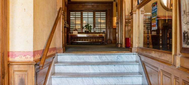 多芬英式酒店(Brit Hotel du Dauphin l'Aigle)图片