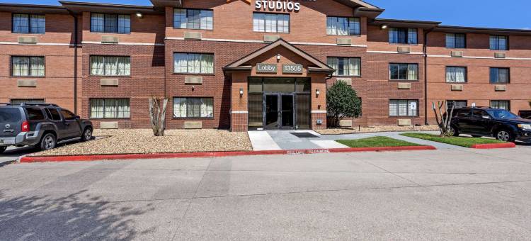 休斯顿北 I-45 郊区套房酒店(Suburban Studios Houston North I-45)图片