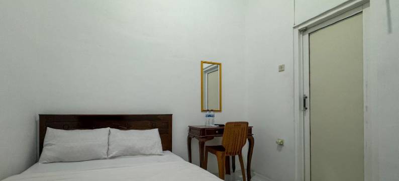 Hotel Grand New Si Jago Mitra RedDoorz图片