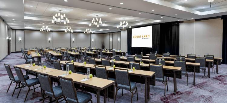 韦恩堡市区格兰德韦恩会展中心万怡酒店(Courtyard Fort Wayne Downtown at Grand Wayne Convention Center)图片