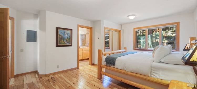 Hot Tub - Game Room - 14 beds - Across from Lake Tahoe图片