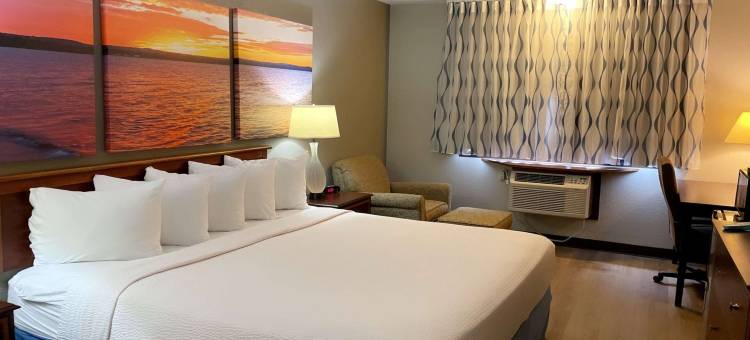史蒂芬角温德姆戴斯套房酒店(Days Inn & Suites by Wyndham Stevens Point)图片