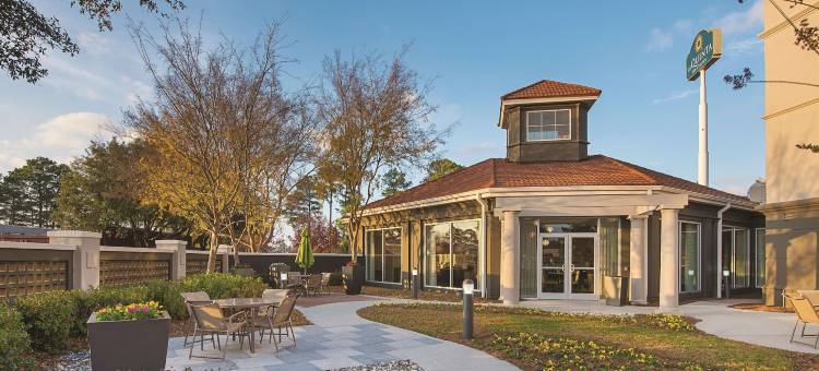 什里夫波特机场拉昆塔温德姆套房酒店(La Quinta Inn & Suites by Wyndham Shreveport Airport)图片