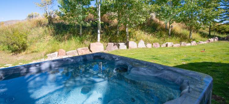 Luxurious Soaking Tubs and Gourmet Kitchen - Stunning Mountain Haven图片