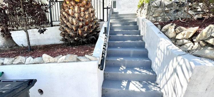 Charming Studio with Outdoor Space - Inviting Urban Retreat图片