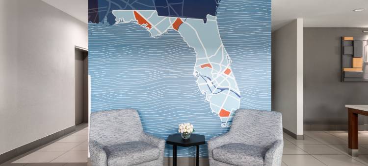 智选假日套房酒店波因顿海滩(Holiday Inn Express & Suites Boynton Beach West)图片