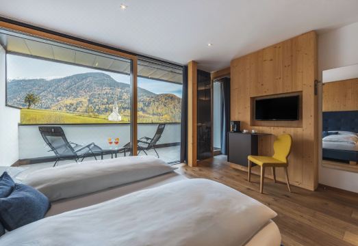 Maraias - Luxury Suites & ApartmentsHotel Overview