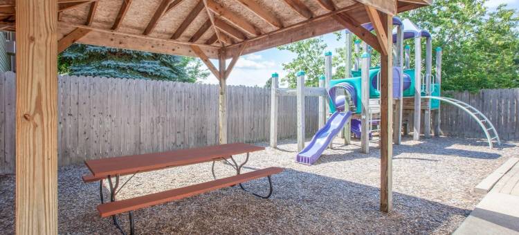 霍顿湖速8酒店(Super 8 by Wyndham Houghton Lake)图片