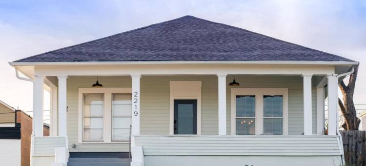 恢复的1930年代上城平房，距离Magnolia Silos 2分钟路程(Restored 1930s Uptown Bungalow 2 Min. to Magnolia)图片