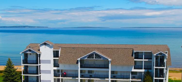 品质酒店及套房马基诺市海滨(Quality Inn & Suites Mackinaw City Beachfront)图片