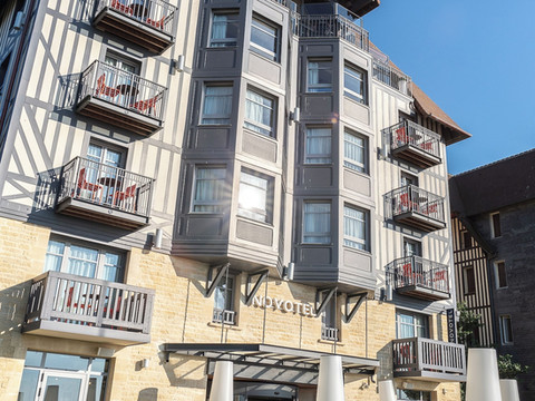 诺富特多维尔海滩酒店