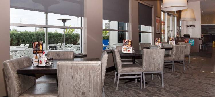 桑德曼经典埃德蒙顿南酒店(Sandman Signature Edmonton South Hotel)图片