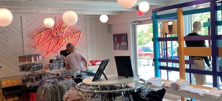 山湖小屋(Mountain Lake Lodge)图片