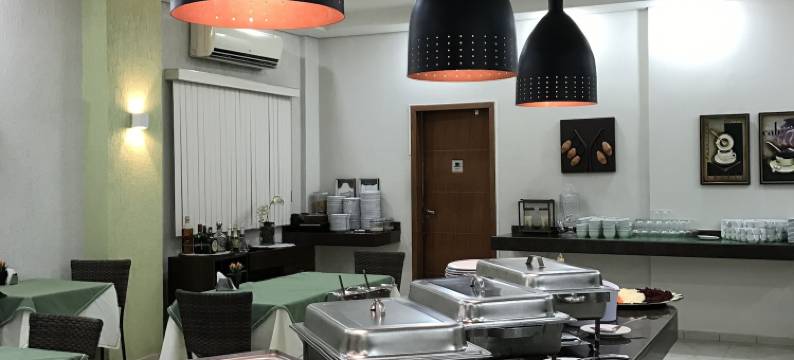 拉里森经济酒店(Larison Economy)图片