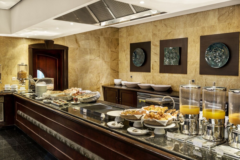 Hotel Alvalade Over view